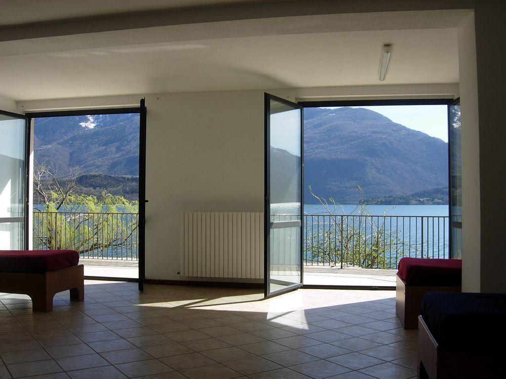 Lake Como Beach Hostel Domaso Exterior photo